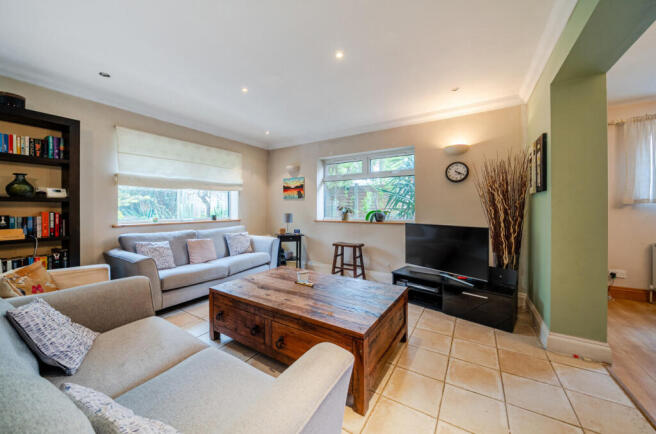 1439322-3-69d7dc1...