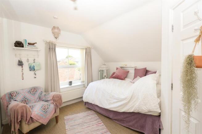 3 bed Detached for sale Image 11