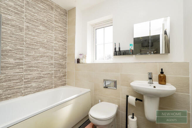 3 bed Semi-Detached for sale Image 12