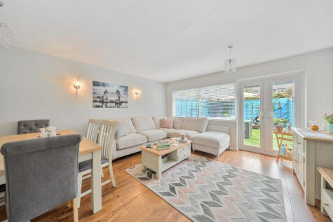 Westbury Close, Shepperton, TW17