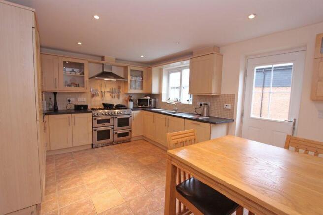 Kitchen/Breakf...
