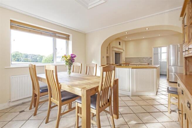 KitchenDining Room-2.jpg