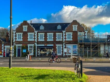 Hampton Court Parade, East Molesey, KT8