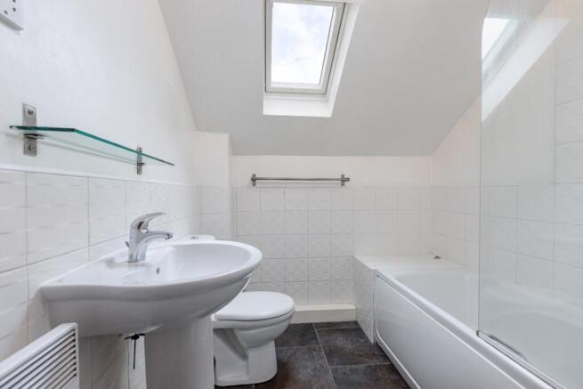 2 bed Apartment for sale Image 4