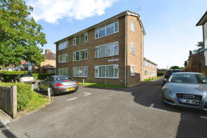 16, Salliesfield, Kneller Road, Twickenham TW2 7DQ
