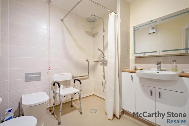 2 bed Apartment for sale Image 10