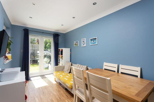 4 bed Semi-Detached for sale Image 5