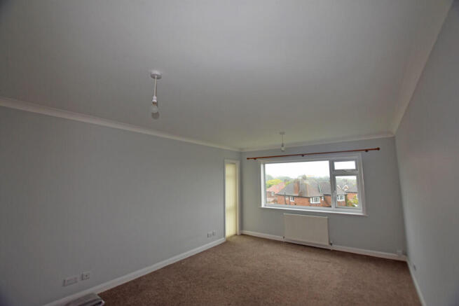 2 bed Apartment to rent Image 4