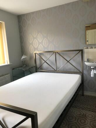 3 bed Terraced to rent Image 9