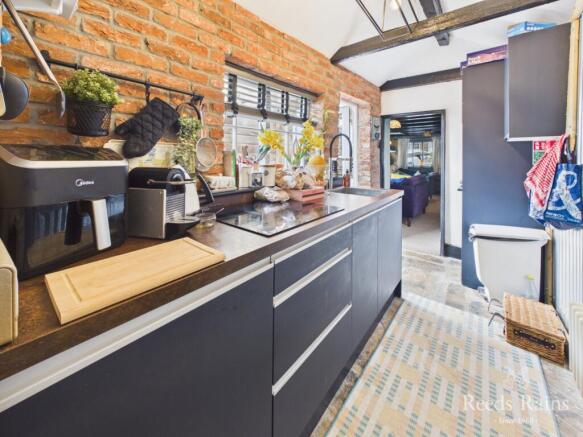 2 bed Terraced for sale Image 7
