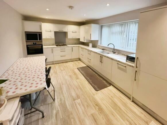 Kitchen/Dining Room
