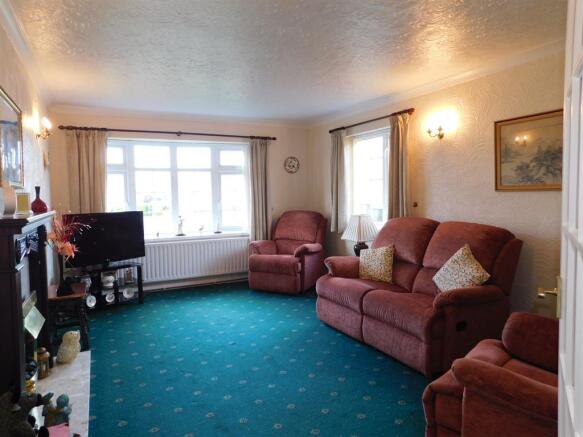 Lounge 1