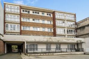 Flat 8, 258, Regents Park Road, Finchley, London N3 3HN