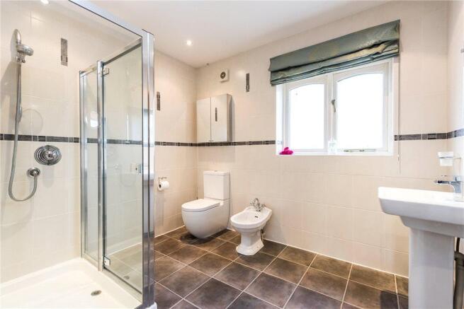 Re-Fitted En-Suite
