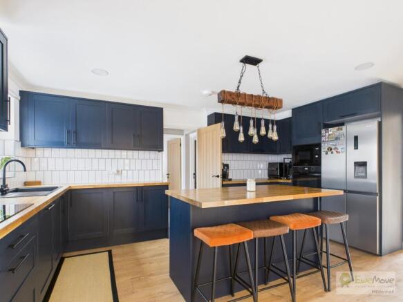 CAM03603G0-PR0050-STILL016