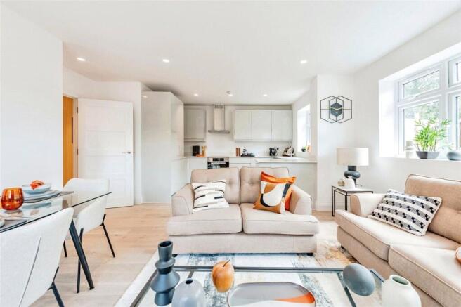 Lounge/Kitchen