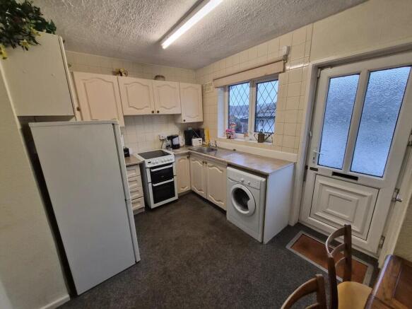 2 bed Semi-Detached Bungalow for sale Image 5