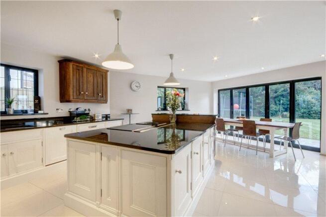 Kitchen Bkf & Family