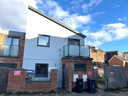 4, Cloisters View, Hare Lane, Gloucester GL1 2AE