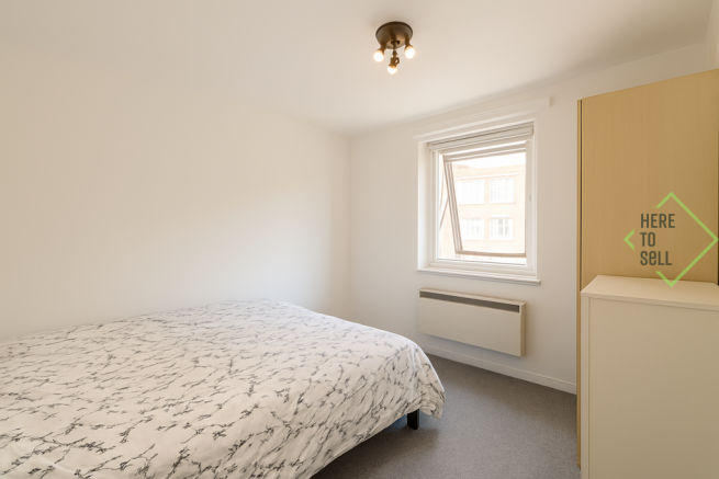 East Smithfield, London, E1W