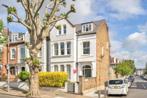 Upper Tooting Park, Balham, London, SW17