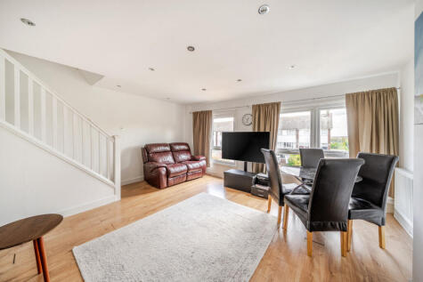 Mead Way, Bromley, BR2