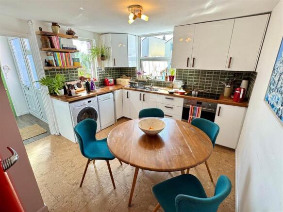 70 Hawkins Road Kitchen