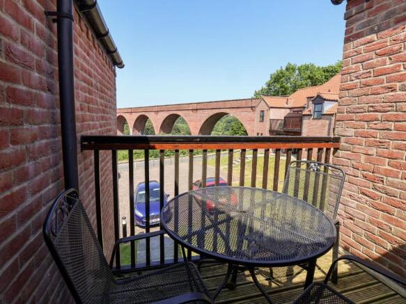 3 bed House for sale Image 8