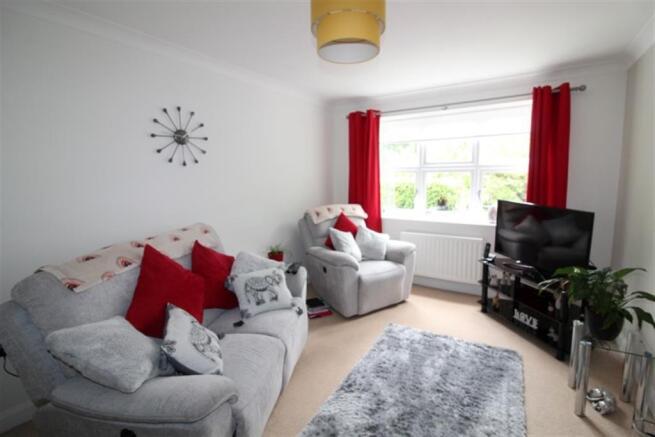 2 bed Flat to rent Image 8
