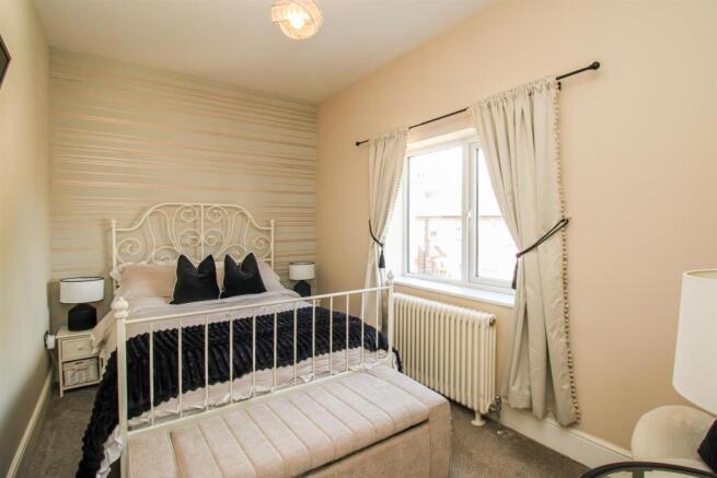3 bed Semi-Detached for sale Image 11