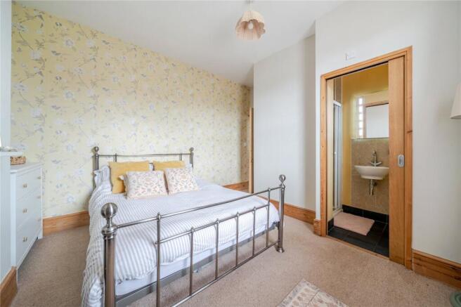 4 bed Terraced for sale Image 6
