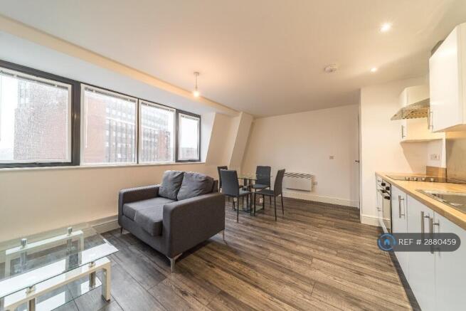 2 bed Flat to rent Image 4