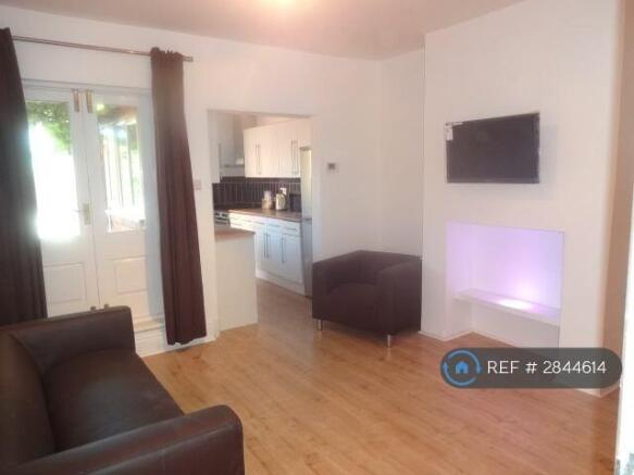 Lounge (Pic 1)