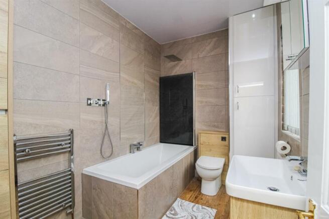 BATHROOM/W.C.