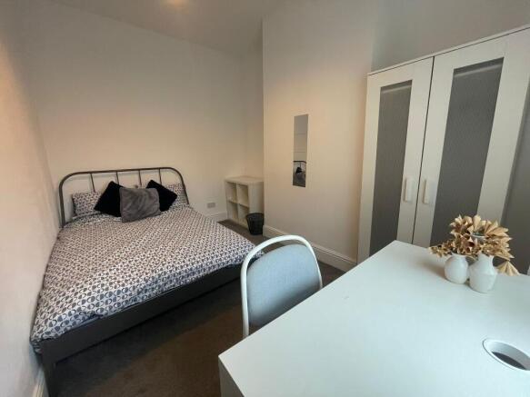1 bed House Share to rent Image 5