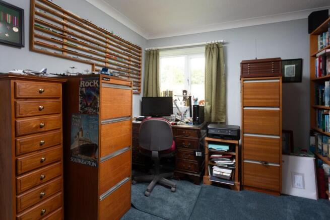 4 bed Link Detached House for sale Image 12