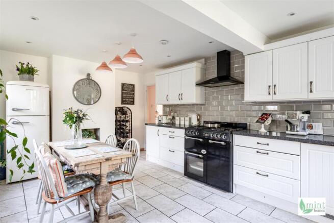 Bagshot Road - Watermark-20.jpg