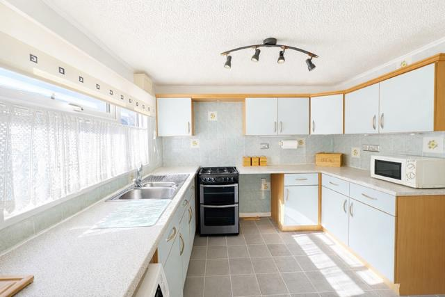 Kitchen 1.png