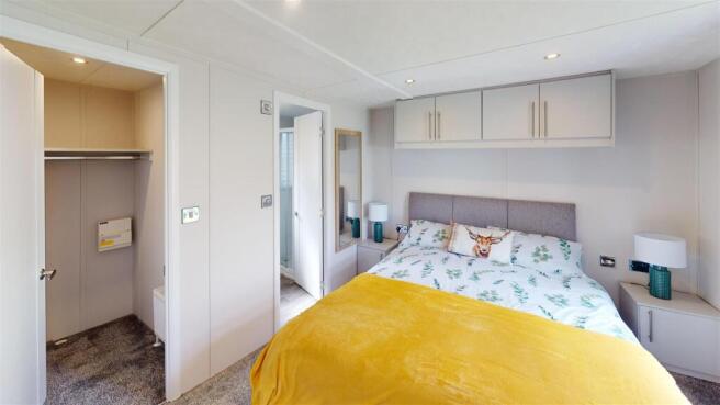 2 bed Chalet for sale Image 12
