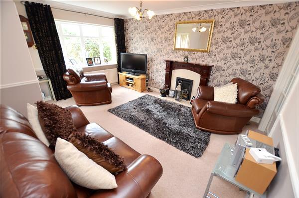LOUNGE -