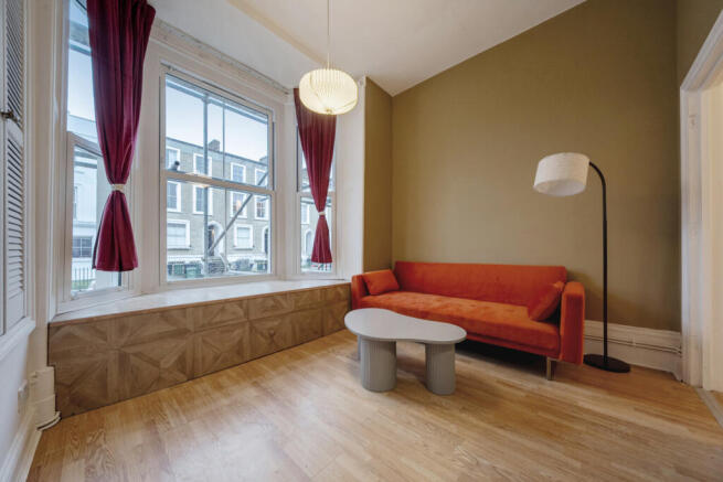 1416949-1-6995eec...