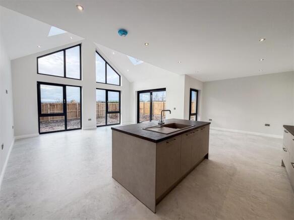 Lounge/Kitchen/Dining