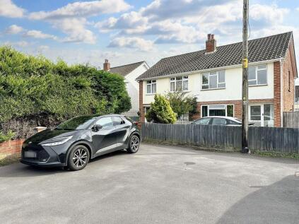 May Crescent, Holbury, SO45