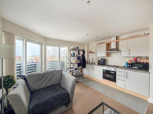 2 bed Apartment for sale Image 5