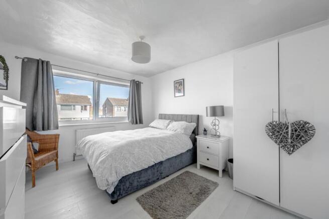 4 bed Detached for sale Image 11