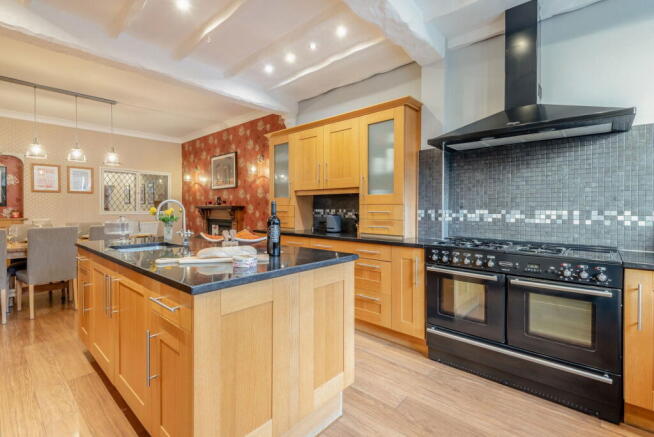 5 bed Manor House for sale Image 9