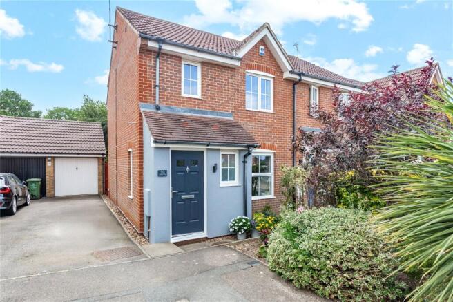 3-bed terraced on Crawford Chase, Wickford, Essex, SS12, £400,000