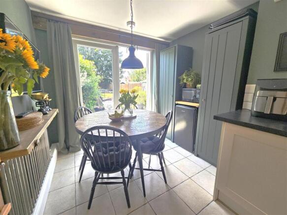 Breakfast Area into Garden.jpg