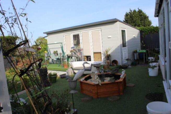 4 bed Detached for sale Image 8