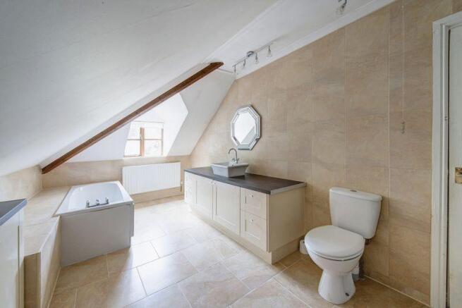 Family Bathroom 